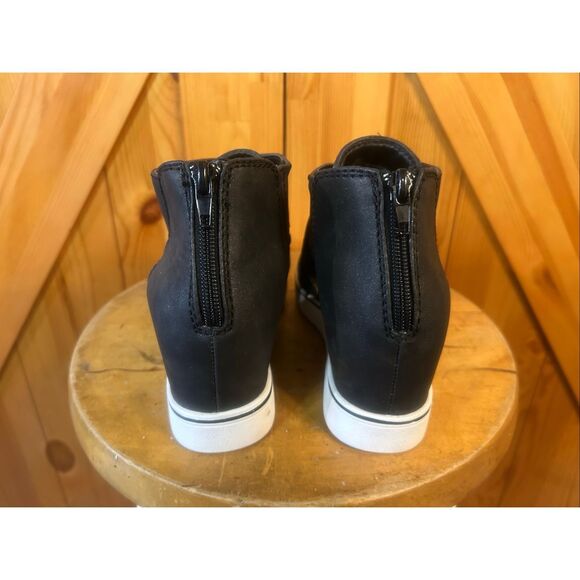 Maurices Gloria Wedge Ankle Shoes Cut Out Sides Black Booties Size 8 - Picture 4 of 8